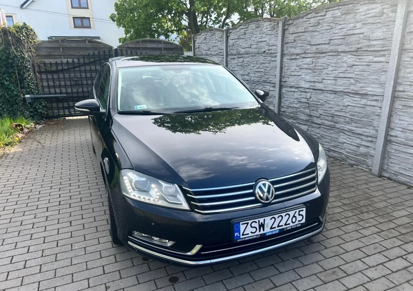 Volkswagen Passat cena 35000 przebieg: 196000, rok produkcji 2011 z Babimost małe 232